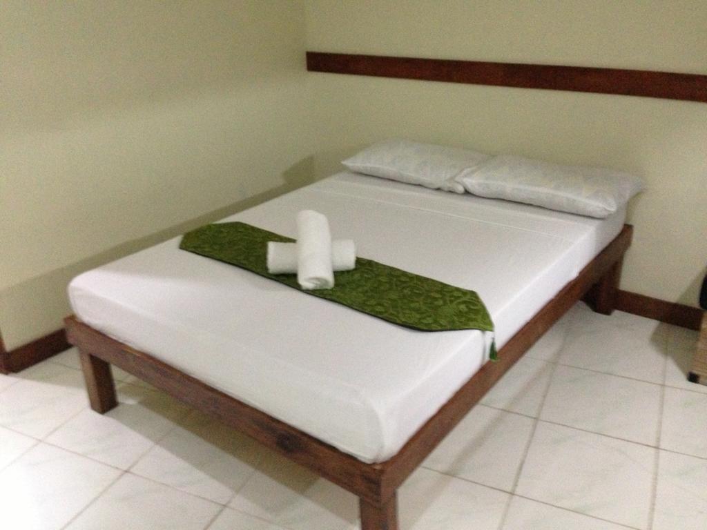 Qm Pension House Tagbilaran City Quarto foto